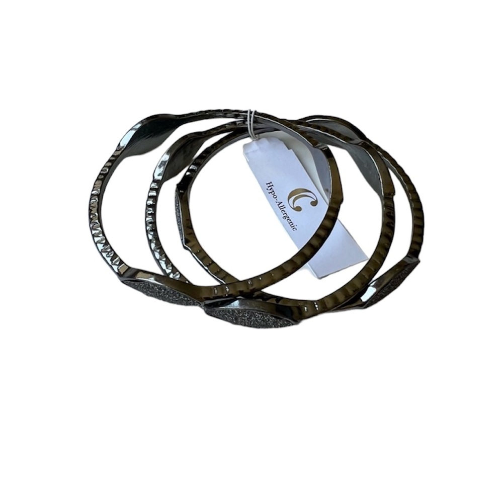 NWT New Charming Charlie Set of 3 Silver Bangle Bracelets